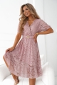 Sukienka koronkowa z falbanką puder