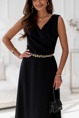 Sukienka rozkloszowana Midi bez rękawów czarna (1).jpg