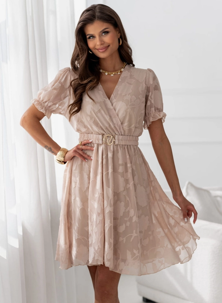 Sukienka Sora efektowna tkanina 3D MINI z paskiem beżowa