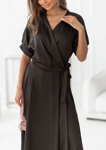 Sukienka kimonowa z wiązaniem MAXI satyna czekolada (1).jpg