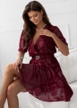 Sukienka Sora efektowna tkanina 3D MINI z paskiem bordowa