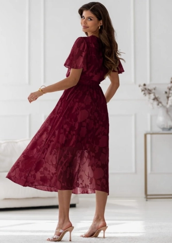 Sukienka Sora efektowna tkanina 3D MIDI bordowa