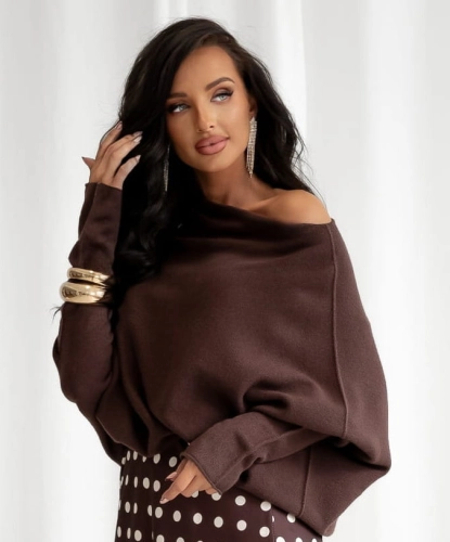 Sweter czekoladowy (1).jpg